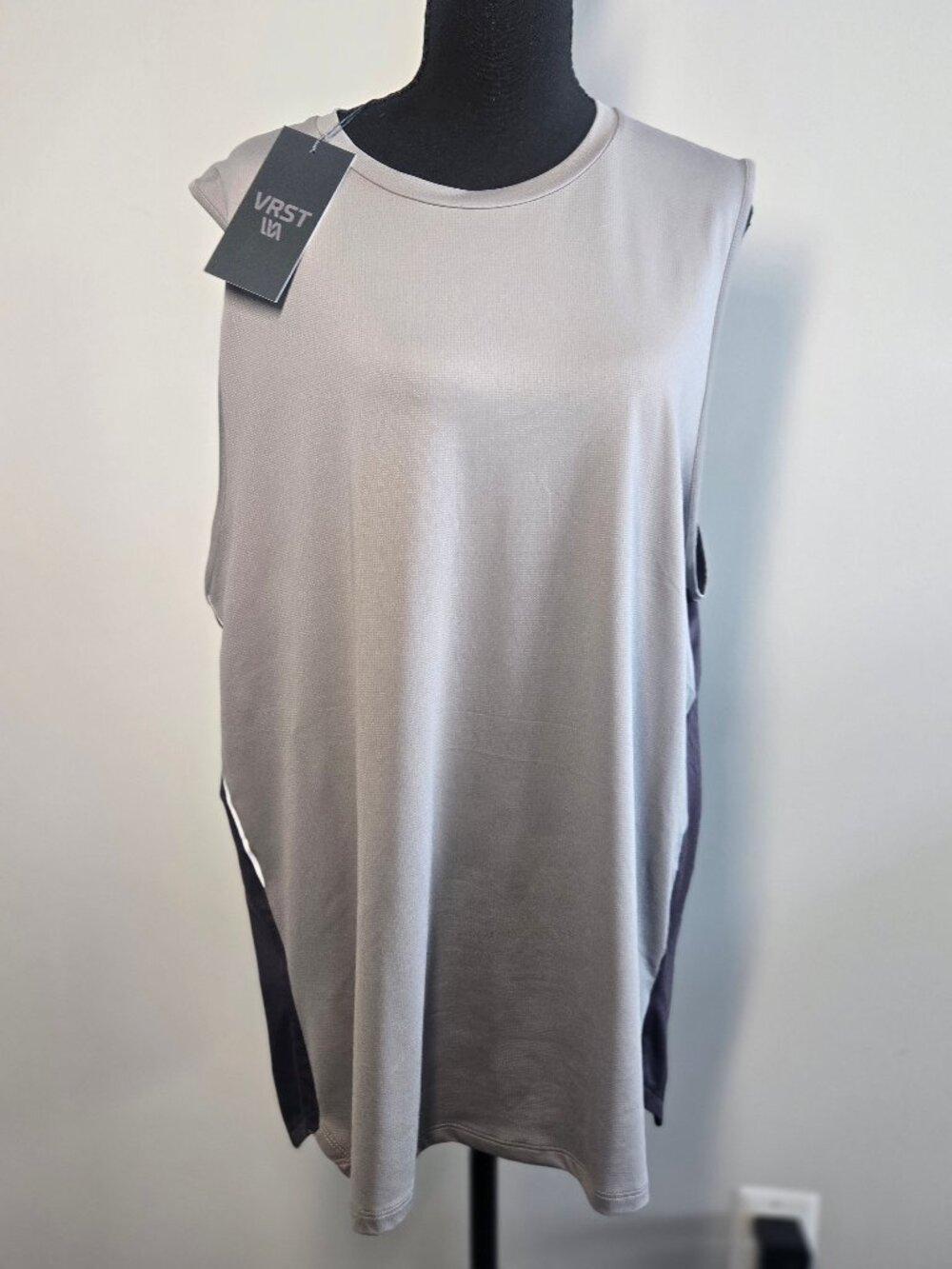 VRST‎ Men's Workout top XL